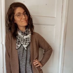 Meet your Posher, Casey